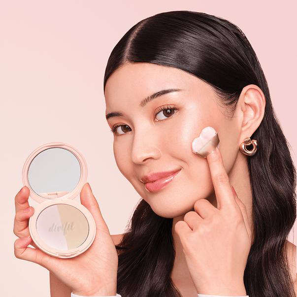 The Blurring & Brightening Talc-Free Setting Powder - Last Day! Free Makeup Brush 🎁