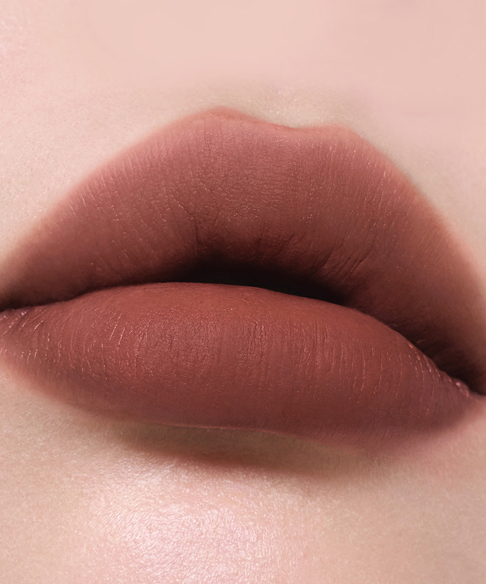 Lightweight Smudge-Proof Velvet Lipstick