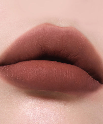 Lightweight Smudge-Proof Velvet Lipstick